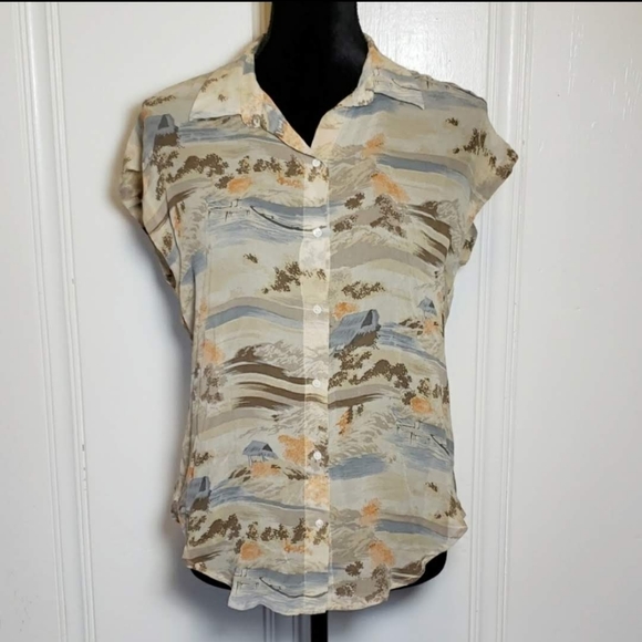 Club Monaco Tops - EUC💞Club Monaco Silk Chiffon Tropical Blouse💞